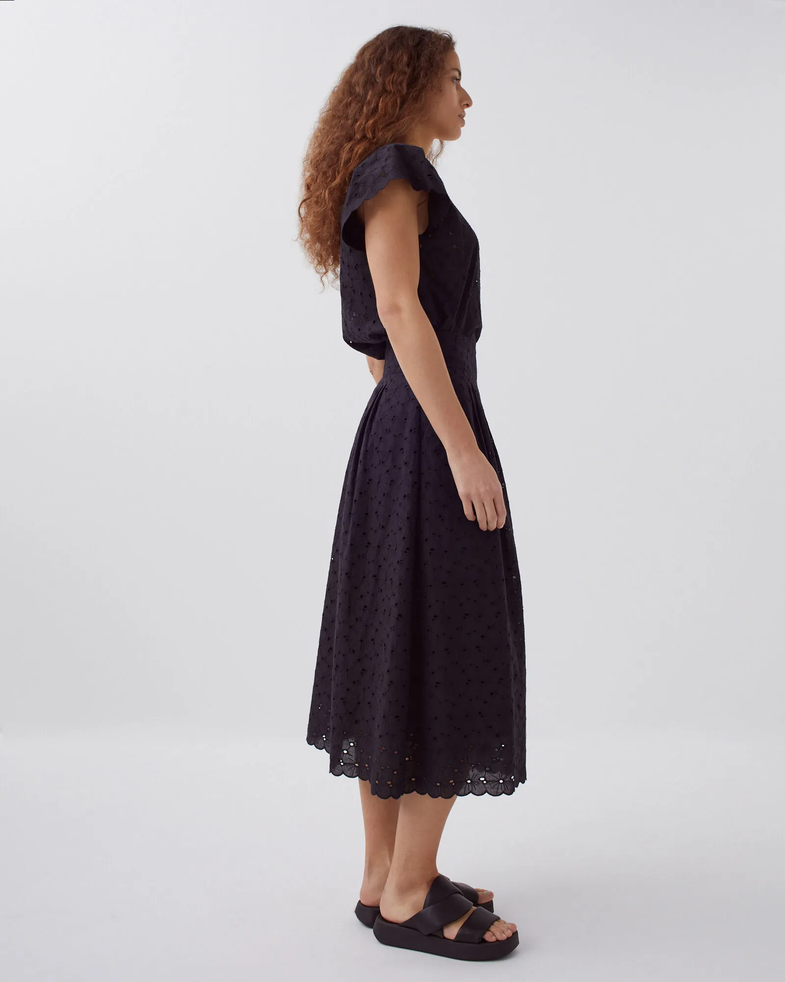 Jupe longue à broderie anglaise
